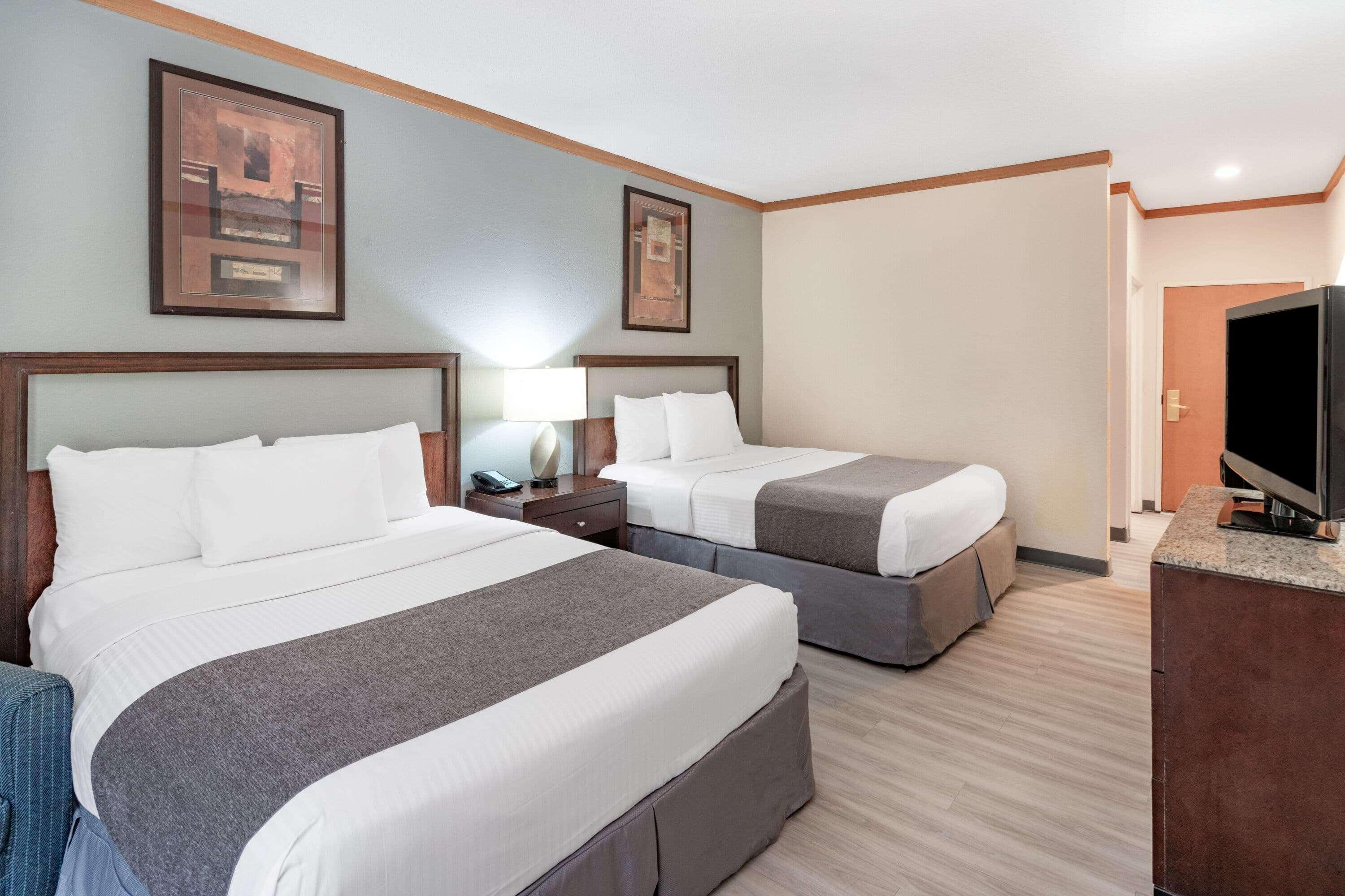 Baymont By Wyndham Hinesville Fort Stewart Area Bagian luar foto