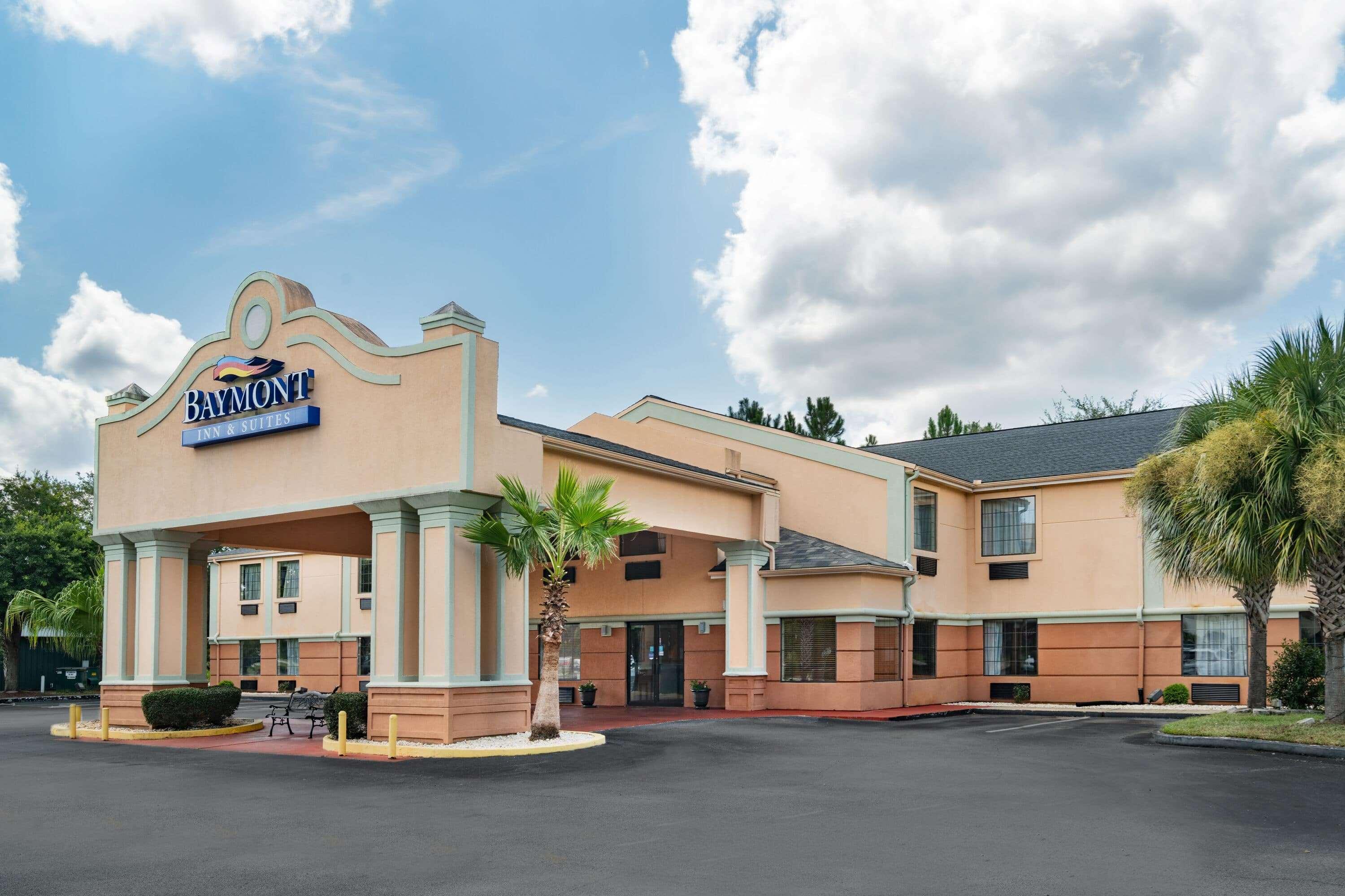 Baymont By Wyndham Hinesville Fort Stewart Area Bagian luar foto