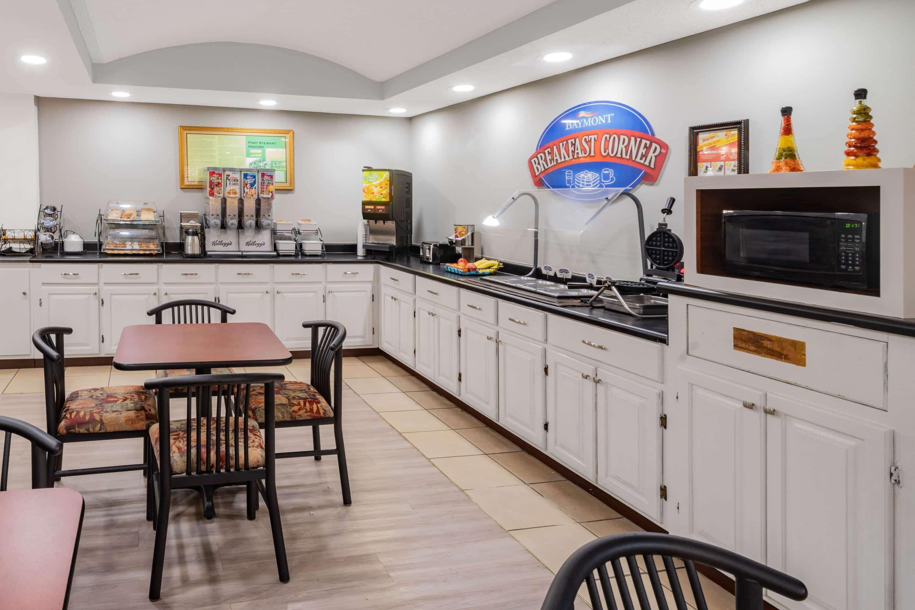 Baymont By Wyndham Hinesville Fort Stewart Area Bagian luar foto