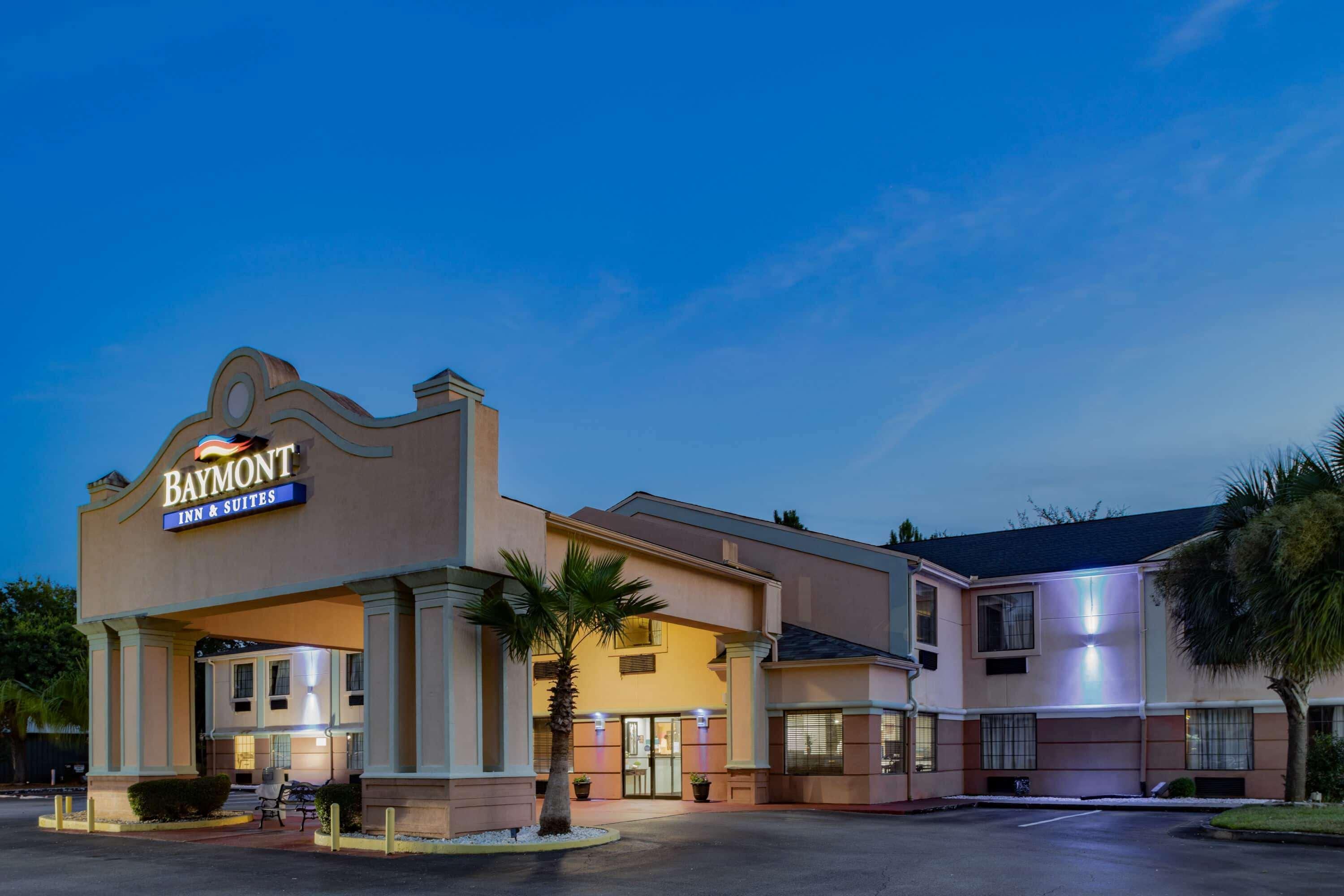 Baymont By Wyndham Hinesville Fort Stewart Area Bagian luar foto