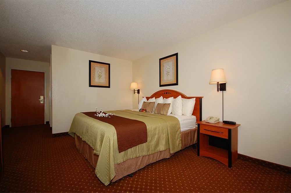 Baymont By Wyndham Hinesville Fort Stewart Area Bagian luar foto