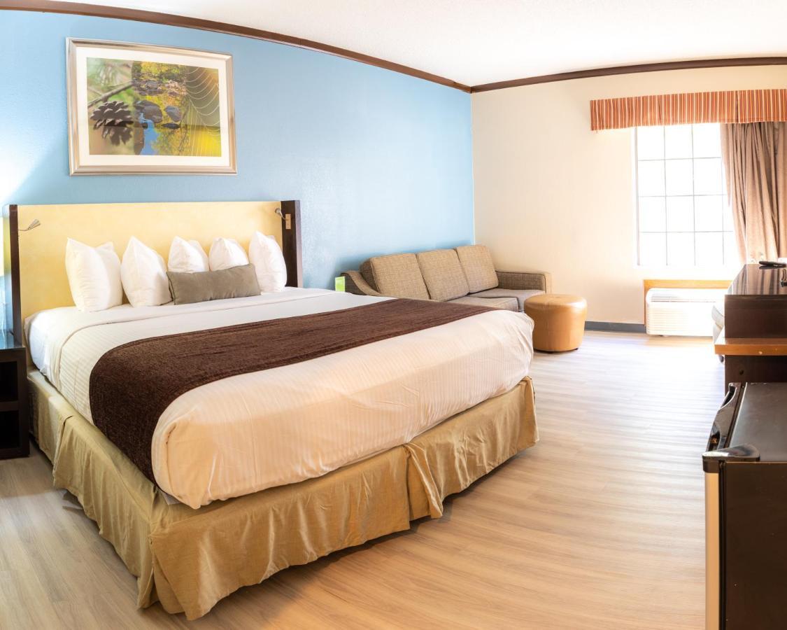 Baymont By Wyndham Hinesville Fort Stewart Area Bagian luar foto