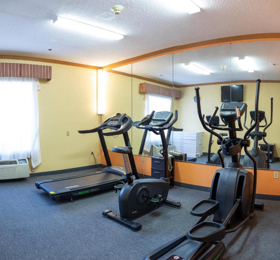 Baymont By Wyndham Hinesville Fort Stewart Area Bagian luar foto