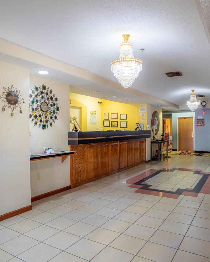 Baymont By Wyndham Hinesville Fort Stewart Area Bagian luar foto